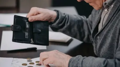 Рост пенсий с 1 января не покроет инфляцию. Жумангарин объяснил почему