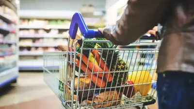 "Винить во всём НДС не надо". Жумангарин объяснил рост цен на продукты в Казахстане