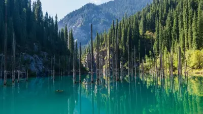 Доехать до Баянаула, Кольсая и Алаколя станет удобнее: начался ремонт подъездных дорог