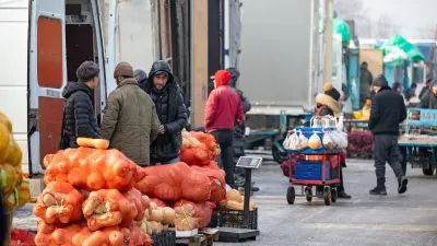 Депутат: В Казахстане полмиллиона юристов, часть из них работает на базаре