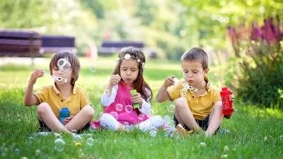 Работающим родителям некогда следить за детьми летом: какой выход видят в Минпросвете