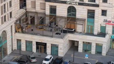 Незаконную террасу ресторана снесли в Алматы