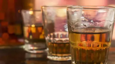 "Меньше пить будут – здоровье будет лучше". Идею о запрете продажи алкоголя в магазинах прокомментировал Амрин