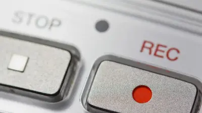 "Любой может стать объектом наблюдения". Лицензировать продажу мини-камер и диктофонов предложил депутат