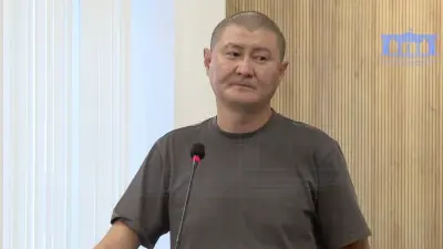 Одного из спасателей понизили в должности после обрушения фасада дома в Астане, заявил свидетель 