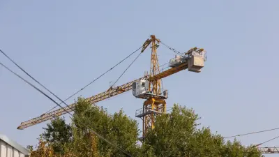 Строительный автокран упал в Акмолинской области: водитель был пьян