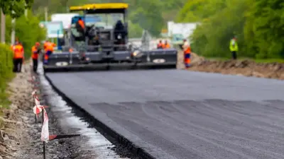 "Высокая прочность и износостойкость". Экспериментальный асфальт уложили в Алматинской области