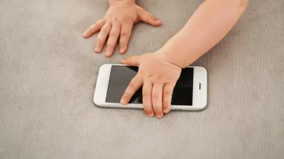 Нельзя отдавать функцию воспитания детей соцсетям и видеосервисам – Токаев