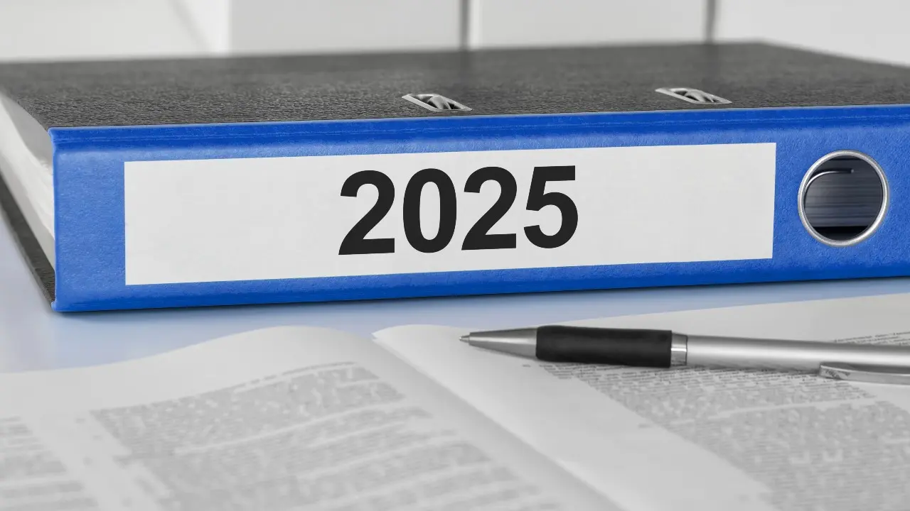 Какие налоги и отчёты казахстанцам нужно закрыть до конца года