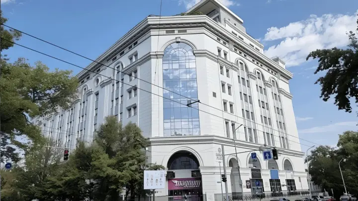 Принадлежавший Кайрату Сатыбалды бизнес-центр не смогли продать на торгах даже по сниженной цене