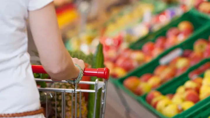 Какие продукты подешевели в Казахстане за неделю