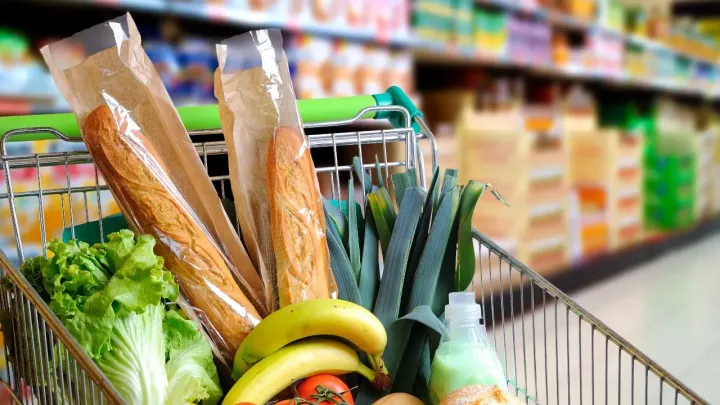 Ваучеры со скидками на продукты, аренду жилья и оплату комуслуг будут выдавать в Казахстане