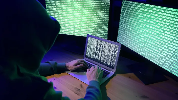 29 человек задержали в Алматы по подозрению в интернет-мошенничестве