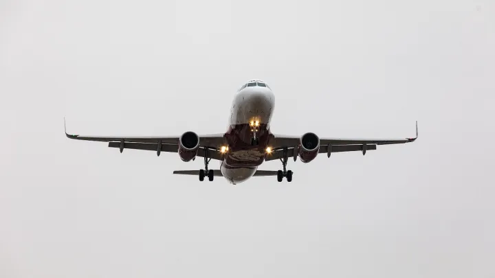 FlyArystan незаконно увеличивал цены на авиабилеты за счёт скрытых доплат – АЗРК
