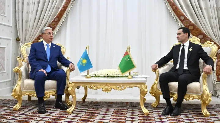 Президенты Казахстана и Туркменистана провели переговоры
