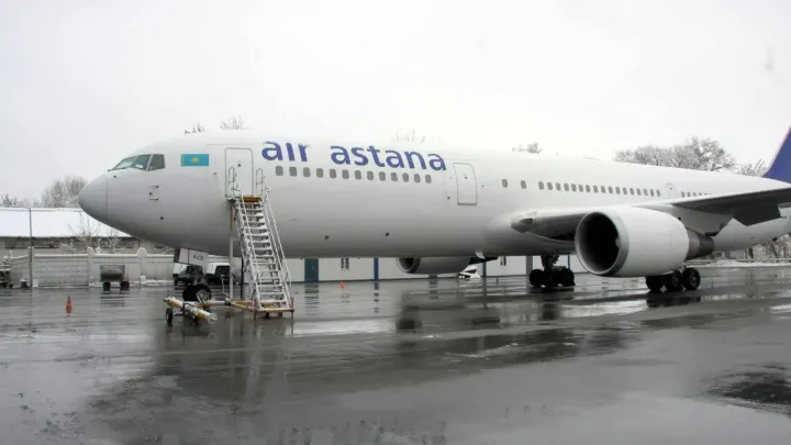 Блогер раскритиковала действия экипажа Air Astana: что ответили в компании
