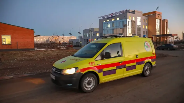 Видеожетоны для безопасности медиков выдали бригадам неотложки в Астане