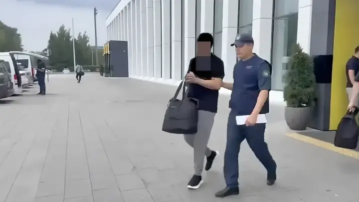 Скрывался 4 года: казахстанца, подозреваемого в мошенничестве, экстрадировали из Турции