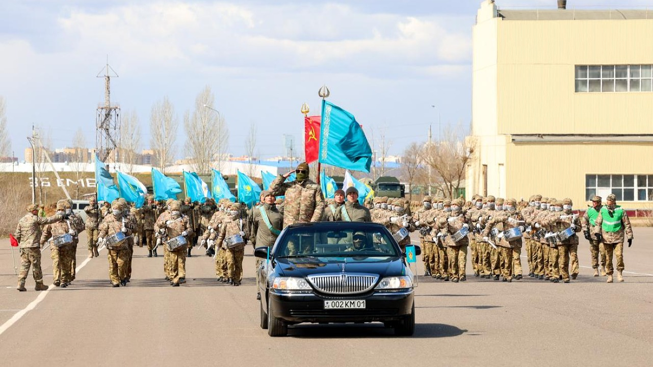 Кадры с тренировок военного парада в Астане показали в Минобороны