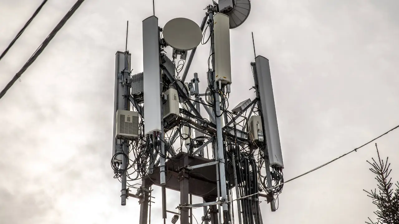 Вышки связи будут устанавливать без разрешения жителей: когда законопроект поступит в парламент Казахстана