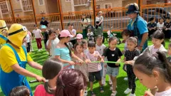 Двойной праздник: новый двор в День города подарили жителям одного из домов в Астане