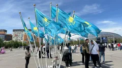 В Астане сотни людей посмотрели военный парад онлайн 