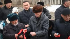 Туркестан: в Созаке многодетной семье подарили квартиру