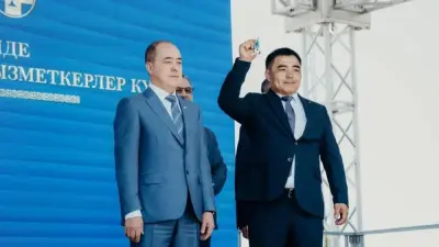 Нариман Торегалиев передал ветеринарной службе 106 новых автомобилей