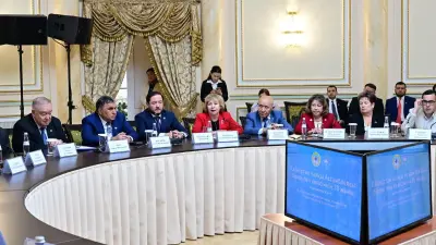 В честь 30-летия Ассамблеи народа Казахстана аким Алматы вручил юбилейные медали от главы государства представителям АНК