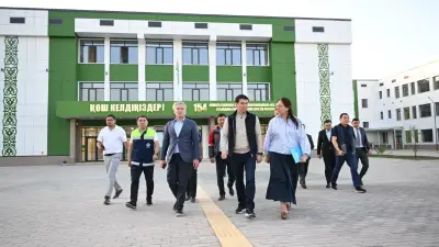 Дархан Сатыбалды ознакомился с проектами благоустройства, строительства инженерных сетей и школы в Алатауском районе
