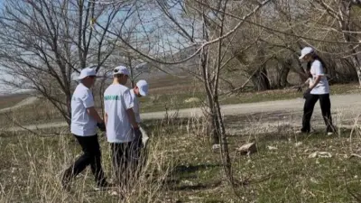 В приграничном районе ВКО очистили родник Шыннет ата