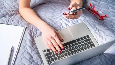 Кто уходит из найма и кто возвращается: эксперты о мотивах и разочарованиях работы на себя