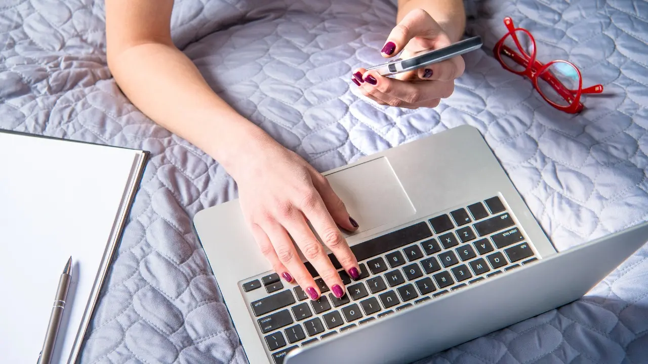 Кто уходит из найма и кто возвращается: эксперты о мотивах и разочарованиях работы на себя