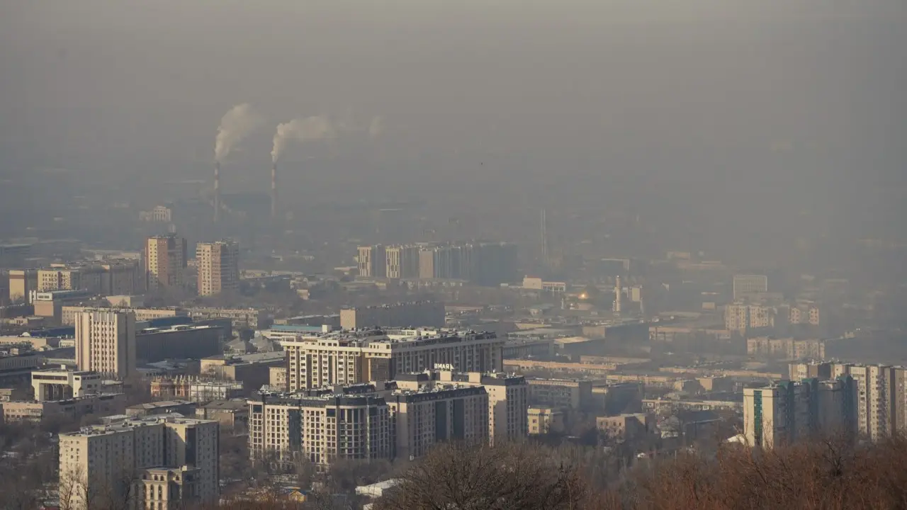 Алматы задыхается не из-за одного источника, а из-за отсутствия честного учёта и стратегии – эксперт