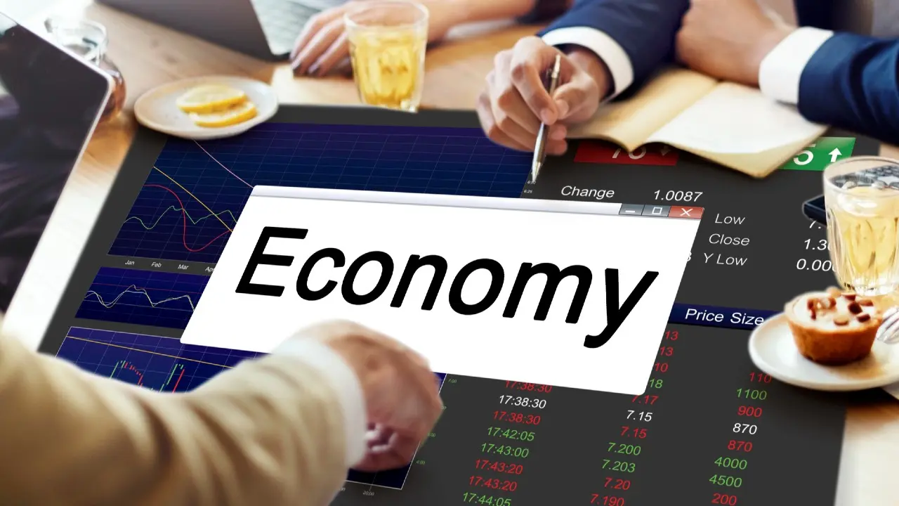 "Не надо резких движений": дадут ли мораторий на рост цен и новый Налоговый кодекс реальный эффект