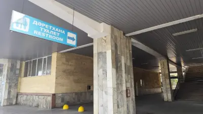 Аэропорт, авто- и железнодорожные вокзалы Алматы. Чей туалет алматинцы считают самым грязным