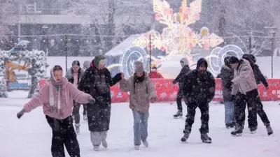  На бесплатных катках в Алматы рекордная посещаемость. Но не всё так гладко, как хотелось бы