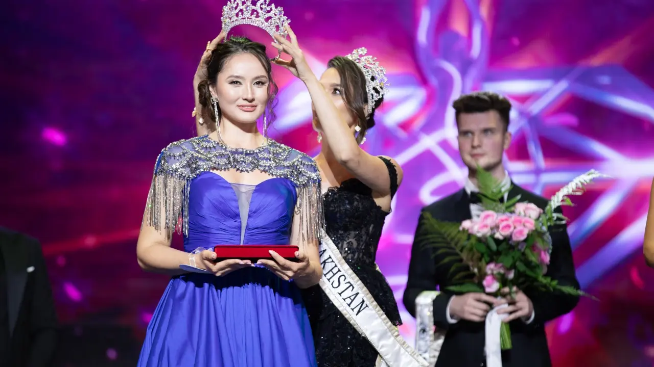 Церемония награждения королевы красоты / Informburo.kz