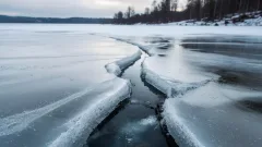 Спасатель погиб при попытке помочь рыбаку на озере в Жетысуской области