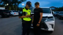 Снимал видео для соцсетей: водителя Lexus наказали за опасный обгон на трассе Семей – Павлодар
