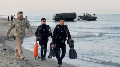 Более 250 человек ищут пропавших без вести военных на Каспии