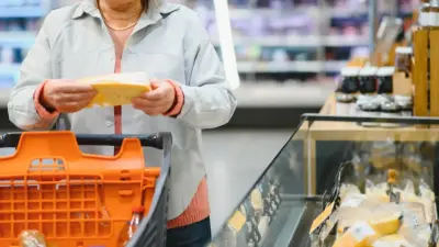 "Вкусный сыр ещё не встречала". Почему у казахстанцев нет привычки покупать только отечественные продукты