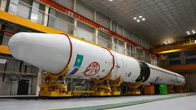 Ракета "Союз 5/Сункар" проходит финальные проверки перед запуском с комплекса "Байтерек"