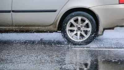Казахстанских водителей предупредили о непогоде в нескольких областях