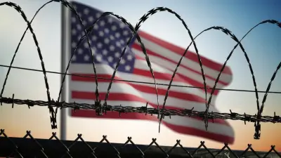 Трамп поручил покрасить стену на границе с Мексикой для защиты от мигрантов