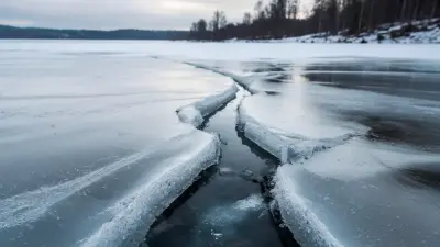 Спасатель погиб при попытке помочь рыбаку на озере в Жетысуской области