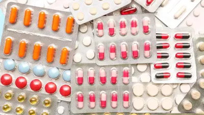 Казахстанцы переплачивают за лекарства: "СК-Фармация" закупает 45% товара через дистрибьюторов