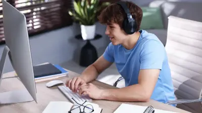 "С красивыми дипломами, но с нулевыми знаниями". Мажилисмен раскритиковал подготовку в вузах Казахстана