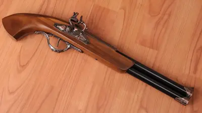 Депутат потребовал от полиции довести до конца дело об антикварном оружии в Астане