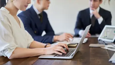 90% трудовых договоров перевели в цифровой формат в Казахстане: какие нарушения в них могут выявить госограны